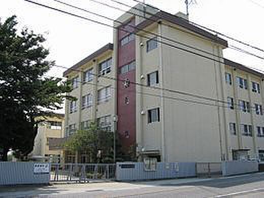 和歌山市立紀伊小学校まで1210m