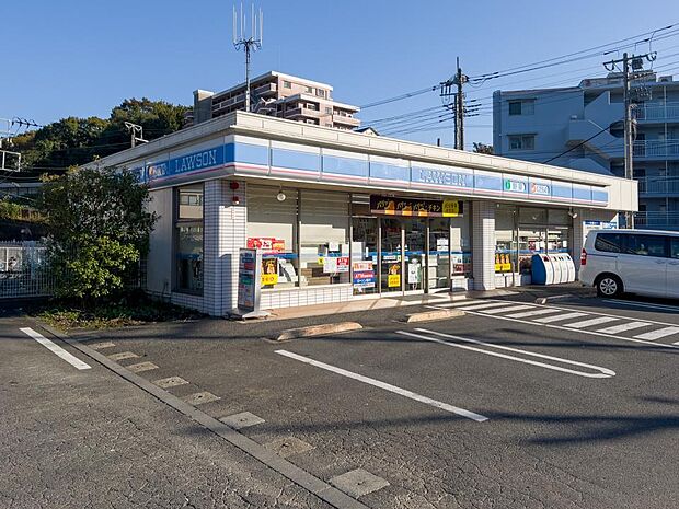 ローソン横浜上菅田町店　400m　オリジナルブランド商品やホットスナック・コーヒーも人気です。 