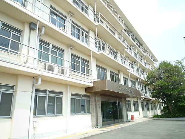 公益財団法人紫雲会横浜病院　650m　神奈川県で最初の精神科として創立され100年以上の歴史がある病院です。 