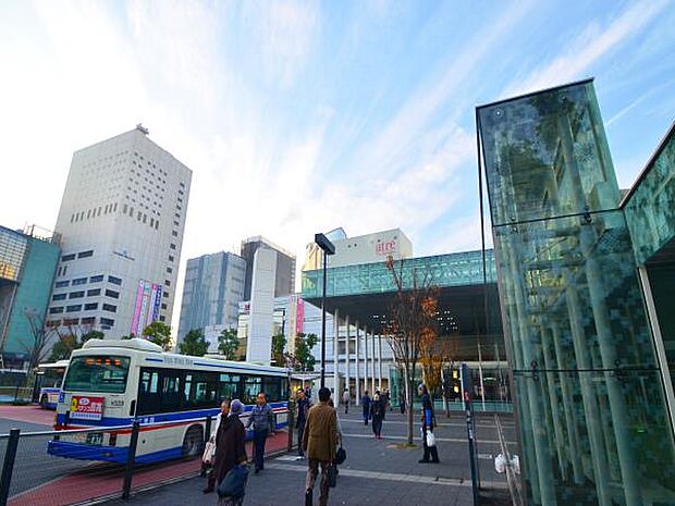 川崎駅　960m　東海道線、京浜東北線、南武線がご利用できます。都内へも横浜へもアクセス良好です。 