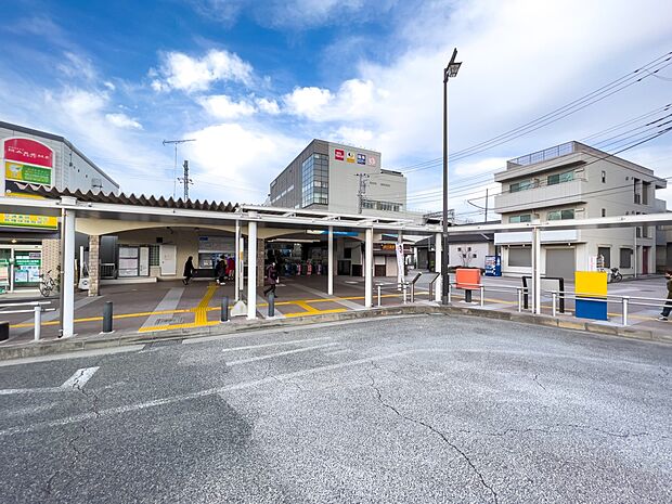 小田急江ノ島線『高座渋谷』駅　720m　新宿へは大和で快速急行に乗り換えて約52分。片瀬江ノ島駅までは乗り換え無しで約30分の乗車。 