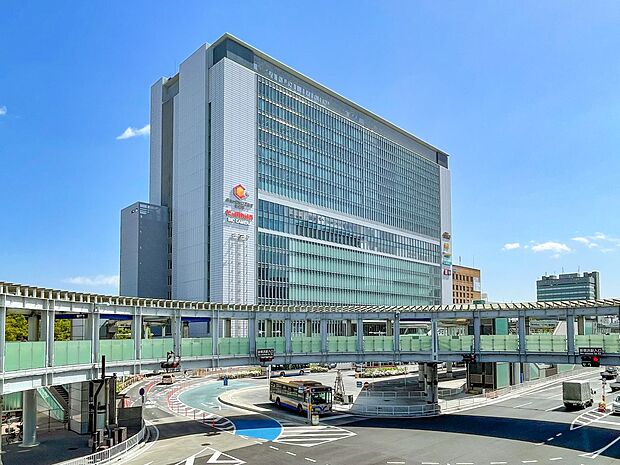 JR横浜線・横浜市営地下鉄ブルーライン「新横浜」駅　1440m　JR横浜線、東海道新幹線、市営地下鉄ブルーライン、相鉄新横浜線、東急新横浜線がご利用できます。 