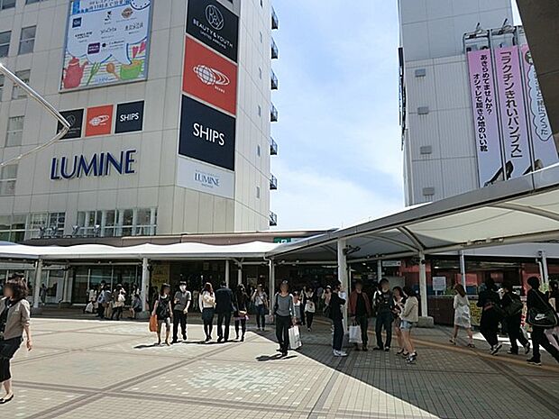 JR横浜線「町田」駅　640m　 JR横浜線と、小田急小田原線の2路線が乗り入れています。駅に直結で小田急町田駅があります。 