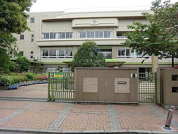 川崎市立井田小学校　950m　 