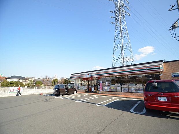 セブン-イレブン 川崎井田2丁目店　400m　近くにあるとちょっとした買い物にも便利ですね。 