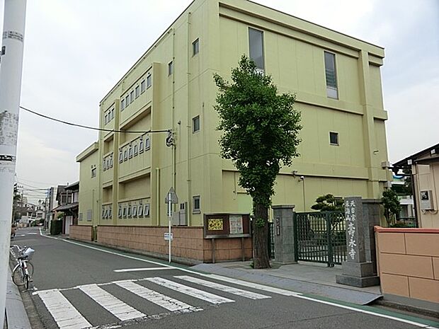 観音幼稚園　650m　仏教精神に基づいて、伝教大師最澄様の人材育成の精神を教育理念とした幼稚園です。   