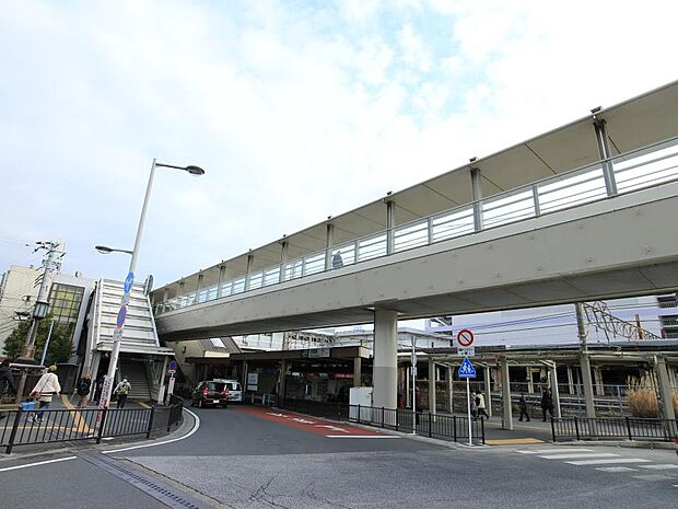 ＪＲ東海道線「大船」駅　1040m　4路線利用可能なビッグターミナル。駅直結のルミネウィングは若者に人気。 