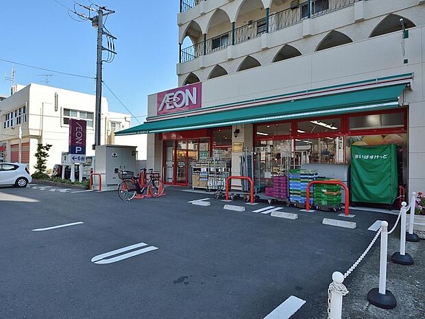 まいばすけっと保土ヶ谷町店　1200m　イオン系列の小型スーパー。食品、雑貨等、生活に必要なものをコンパクトに手に入れることができます。 