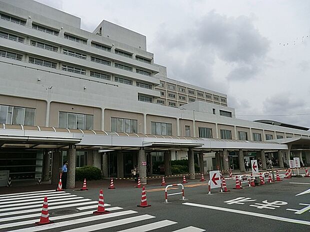 藤沢市民病院　2000m　24時間救急医を配置。小児救急から一般外来・専門外来まで、幅広い疾患に対応いたします。 