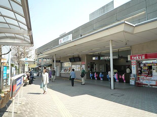 東急田園都市線『藤が丘』駅　400m　「渋谷」駅までは途中急行乗り換えで約28分！乗り換えなしのアクセスも可能です。 