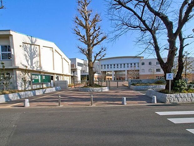 藤沢市立六会中学校まで1183m