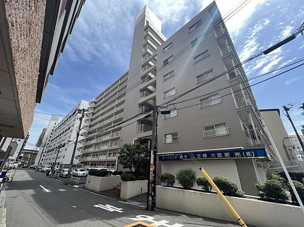 大阪メトロ千日前線/中央線「阿波座」駅徒歩5分に立地のマンションです！