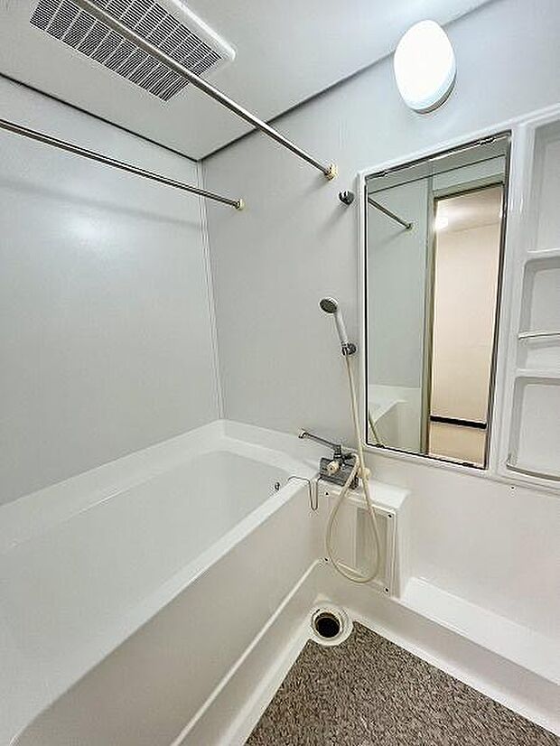 浴室乾燥機付きにより換気、乾燥、機能性豊富な浴室は一日の疲れが吹き飛びますね！