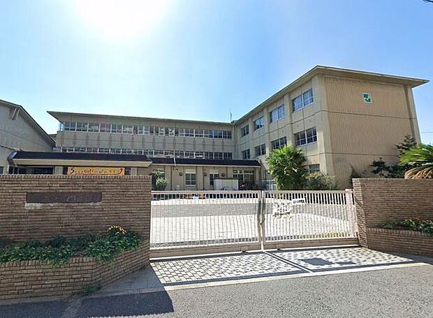 岸和田市立野村中学校まで912m