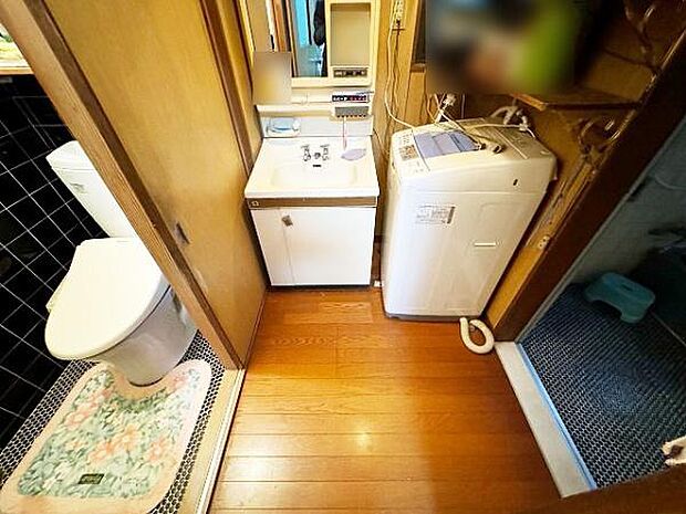室内洗濯機置き場付き洗面所