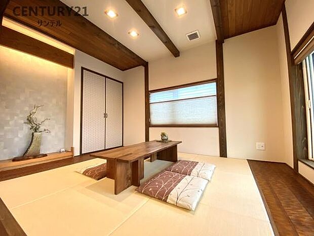 落ち着いた空間を楽しめる和室です。収納もあり、客室としても利用できます。