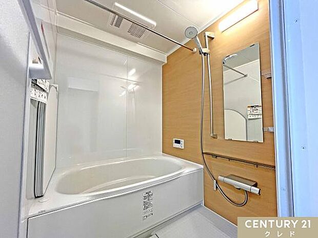 浴室乾燥機付ユニットバスに新規交換！時間や天候に関係なく洗濯物が乾かせます。実は家事の味方もしてくれる頼もしいバスルームです。