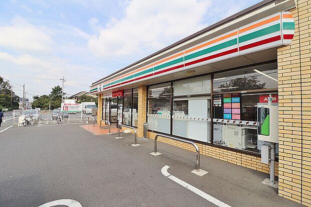 セブンイレブン　横浜西八朔町店まで約900m