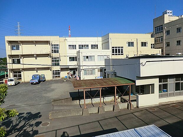 町田市立成瀬中央小学校　距離約400m