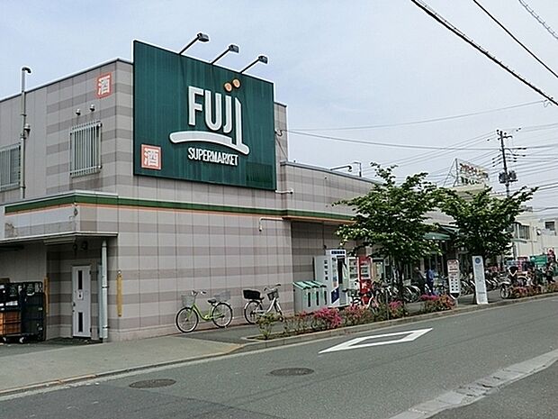 Fuji百草園店まで3084m