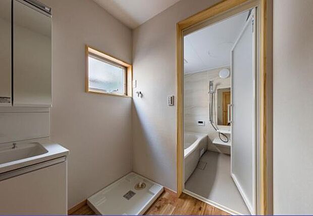 広々とした浴室で、リラックス効果も上がりそうです(新築時画像　photo by 中山保寛)