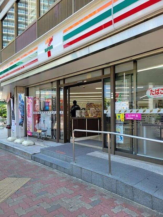 セブンイレブン名古屋東別院駅南店まで192m