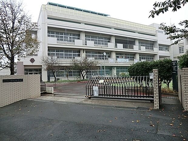 横浜市立錦台中学校まで1005m、徒歩約12分です