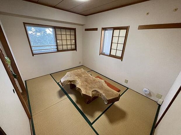 「和室写真」客間にも寝室にも憩いの場としても使用できる利便性の高い6畳の和室♪