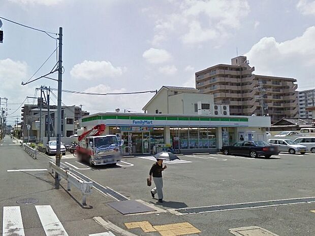 ファミリーマート岸和田南町店まで387m