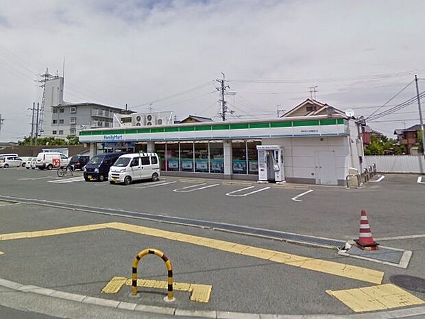 ファミリーマート岸和田土生東店まで477m