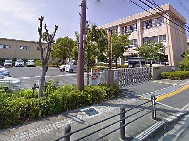 熊取町立中央小学校まで1311m