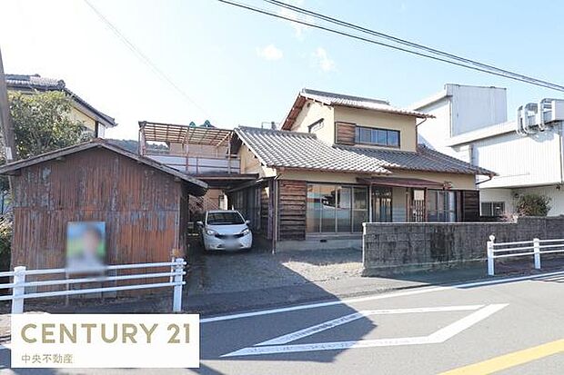             富士市北松野　市街地まで一本道の富士山を望む中古住宅
  