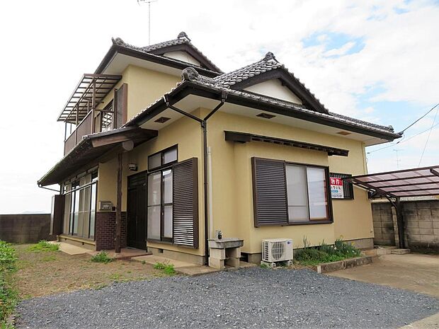 栃木市大平町新に建つ、リノベーション住宅の4LDK。即入居可能です。当社窓口でご成約のお客様には現金１０万円分をキャッシュ・バックします。リフォーム完成しました。室内のご案内可能です。