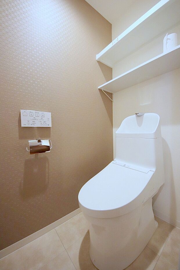 室内（2021年12月）撮影　シャワートイレ新規取り換え済み