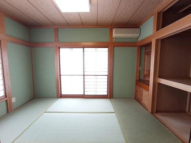 和室でちょっとお昼寝も！暖かな陽ざしが入る和室スペースです！