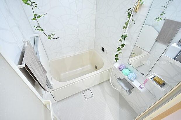 【浴室】2013年9月に新規交換済のバスルームハウスクリーニング済み♪1日の疲れを取る住まいの中のリラクゼーション空間。追い炊き機能・オートバス・浴室暖房乾燥機完備◎