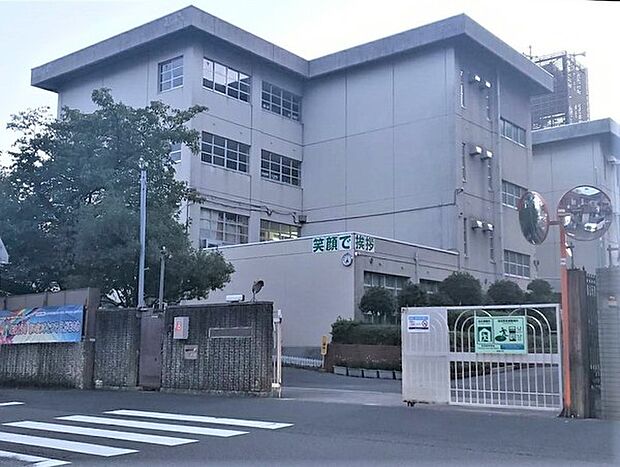 寝屋川市立友呂岐中学校まで1179m