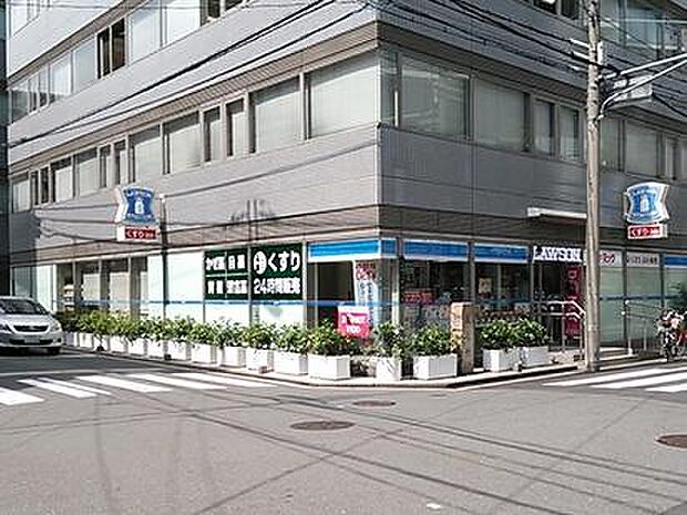 ローソン＋ドラッグミック中津一丁目店まで661m