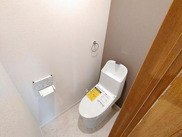 新規交換できれいなトイレ