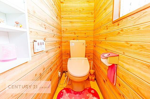 温もりのある木で作られたのお手洗いです！さわやかでスッキリする空間です！お手入れがしやすいトイレです！