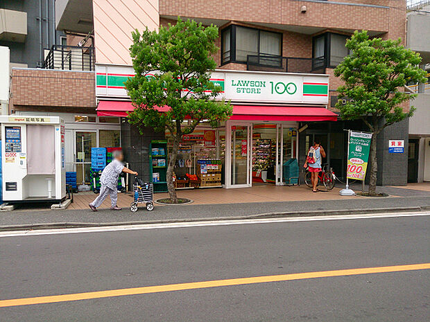 ローソンストア100 東神奈川店まで315m、便利な100円ショップ形態のコンビニ。食品も揃っていて便利です。