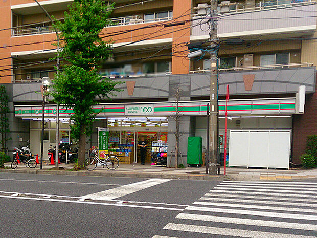 ローソンストア100 横浜初音町店まで666m、便利な100円ショップ形態のコンビニ。食品も揃っていて便利です。