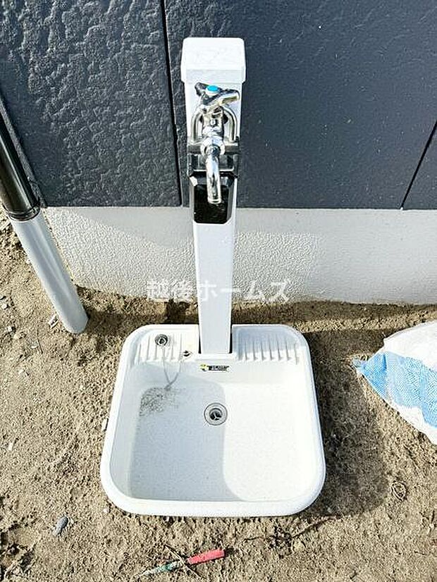 車の洗車や子供用プール、お庭への散水、ＢＢＱなどアウトドア用にも便利な立水栓