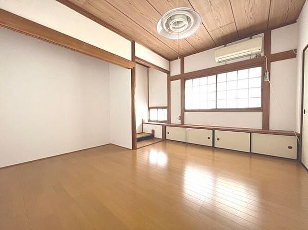 【3階洋室】約7帖　和室を洋室にリフォームしたため床の間があります