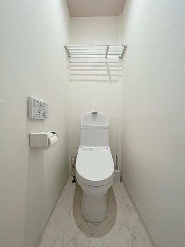 【トイレ】温水洗浄便座つきで快適です