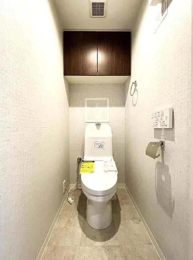 【トイレ】嬉しい扉付きの収納！