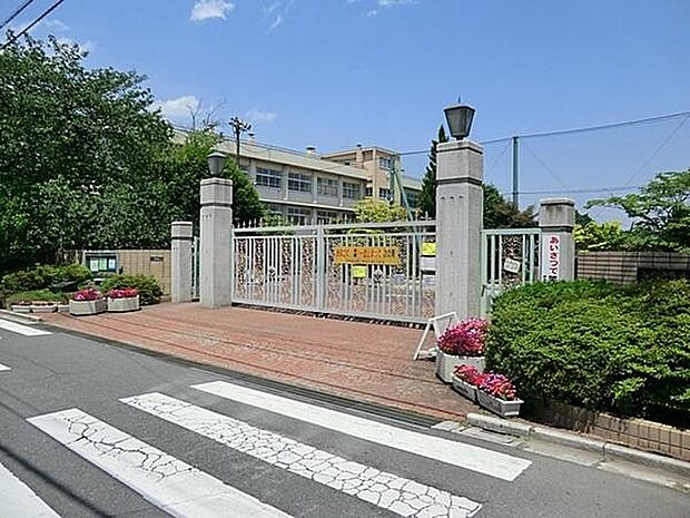 さいたま市立北浦和小学校まで382m