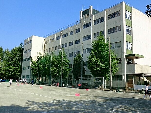 さいたま市立木崎中学校まで553m