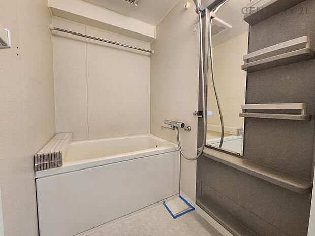 新規リフォーム済み浴室のリフォームは、床上貼、浴槽コーティング施工・浴室暖房乾燥機付き