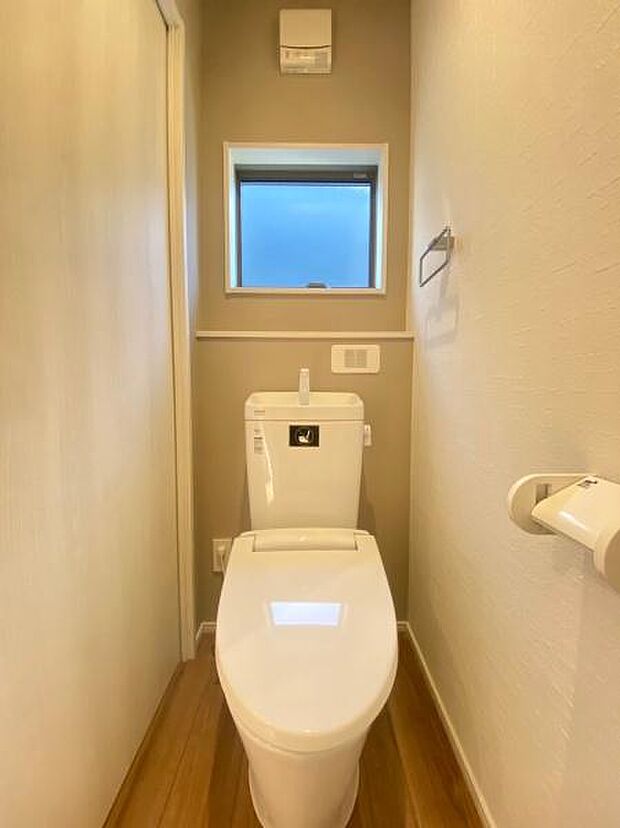 ◇1階トイレ◇衛生的な温水洗浄便座で快適にお使いいただけます。